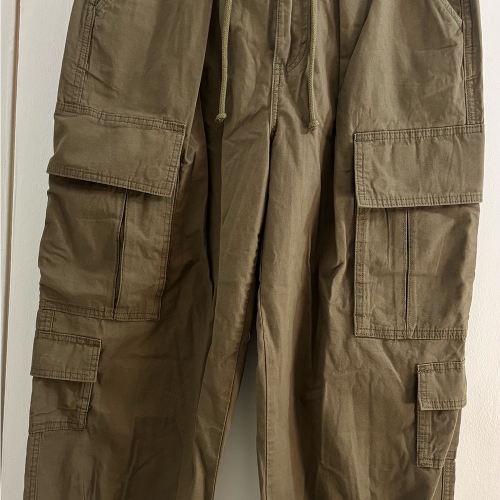 Zara Cargo Pants in Olive Green - Multi-Pocket Utility Trousers